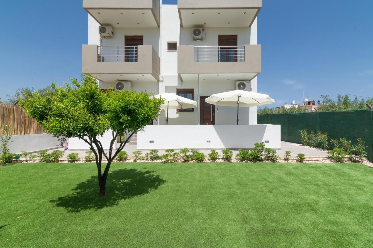 Modern House With Pool Near Beach Gazi 外观 照片