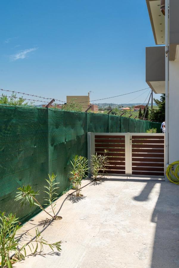 Modern House With Pool Near Beach Gazi 外观 照片