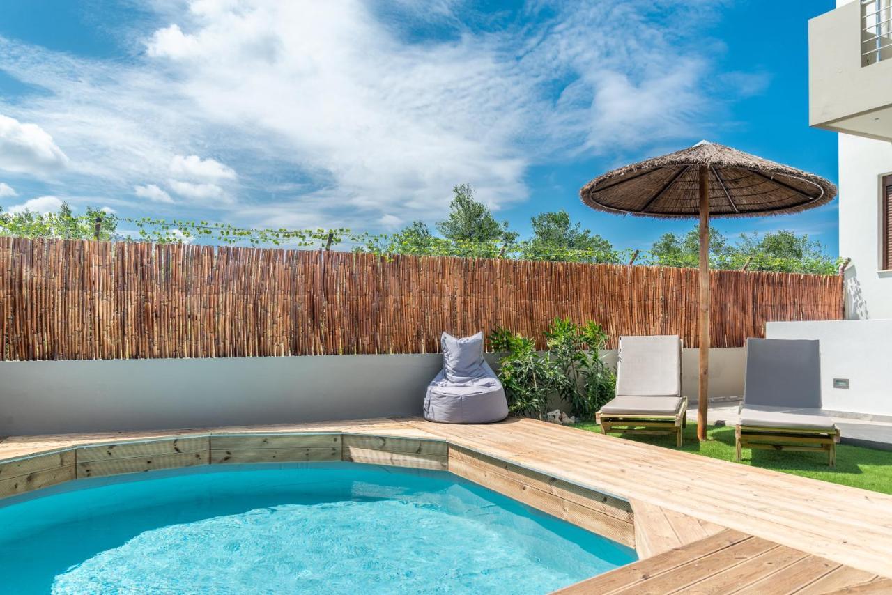 Modern House With Pool Near Beach Gazi 外观 照片