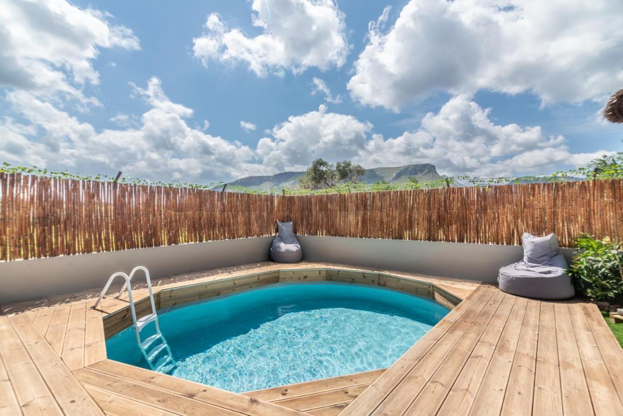 Modern House With Pool Near Beach Gazi 外观 照片