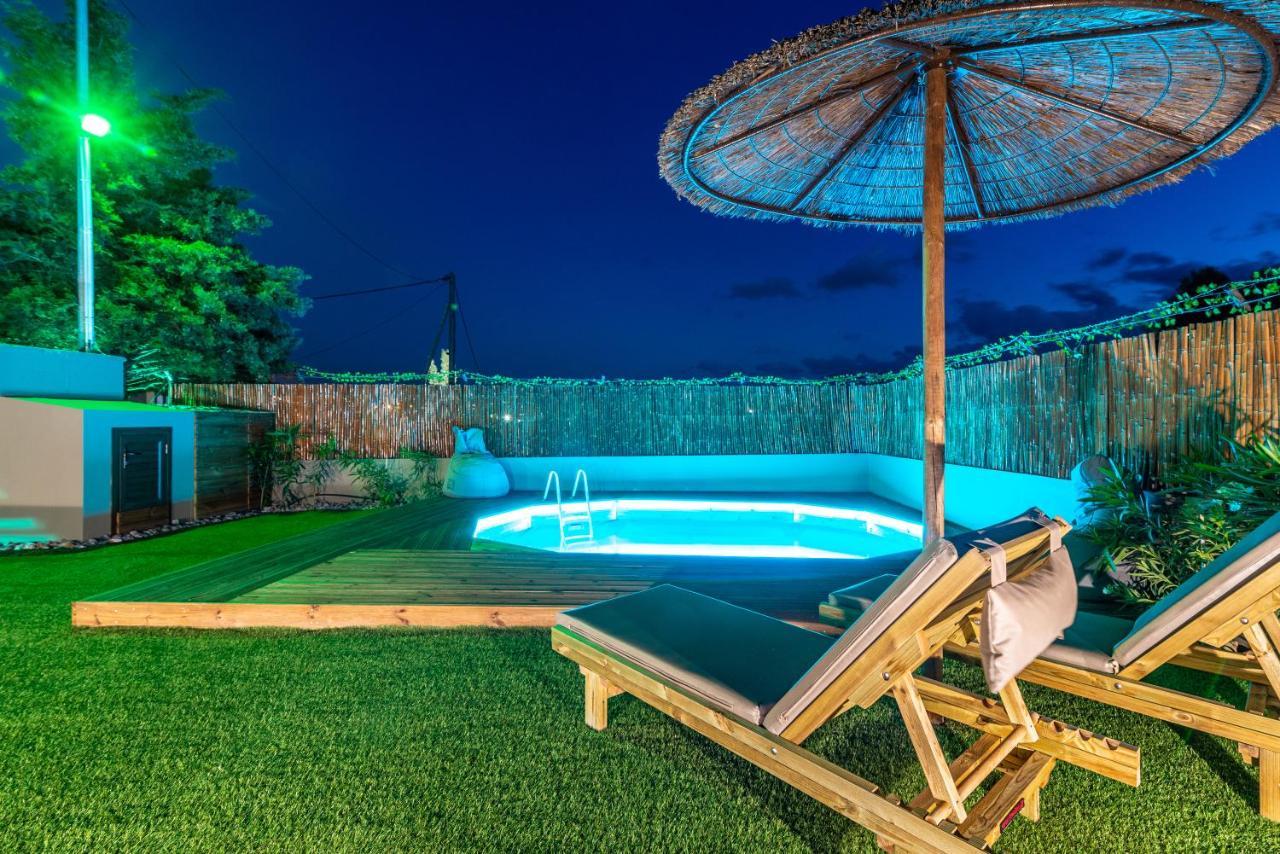 Modern House With Pool Near Beach Gazi 外观 照片
